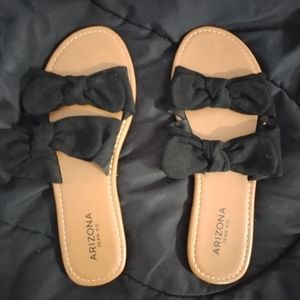 Bow tie sandles